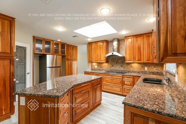 Building Photo - 16424 N 51st Dr