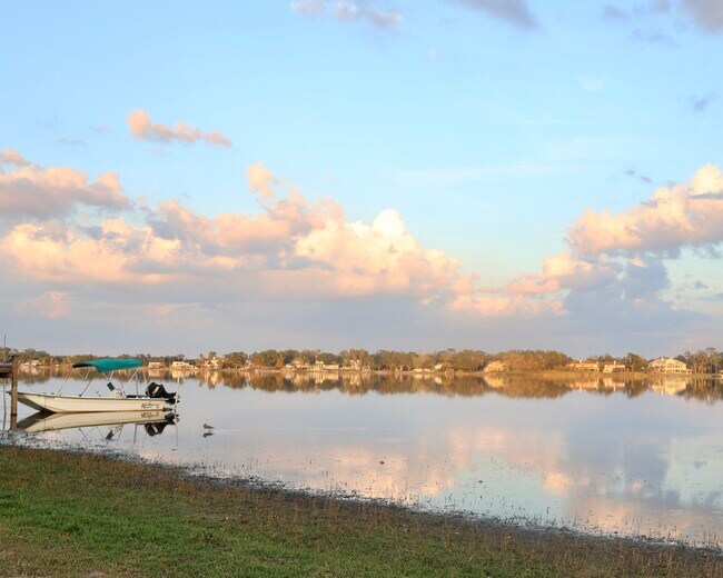 Building Photo - 13815 Good Life Rd