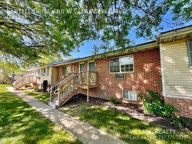 Building Photo - 51 W Clearview Dr