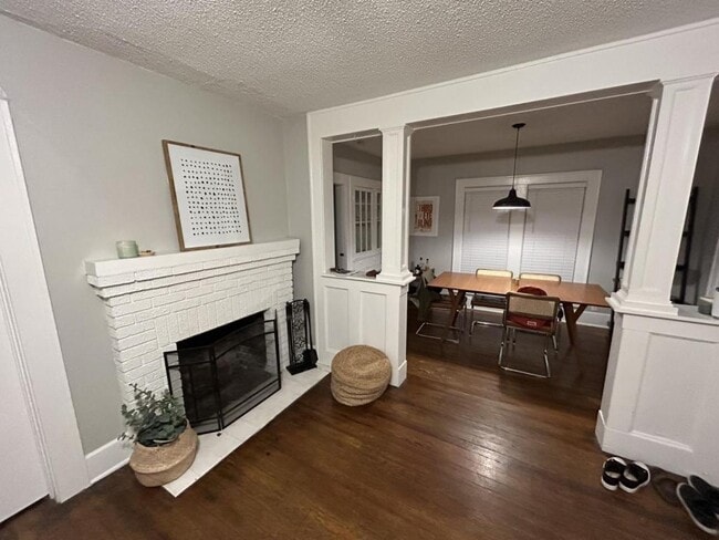 Building Photo - 615 S Mills Ave