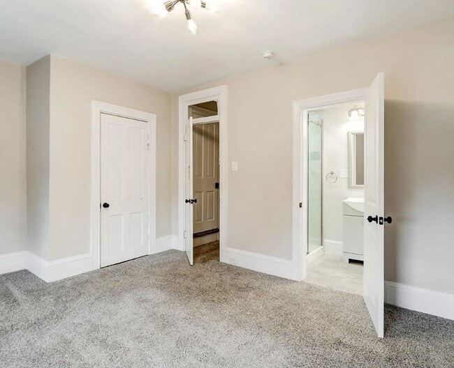 Building Photo - Spacious 3-Bedroom 2 Bath Home with Modern Comforts