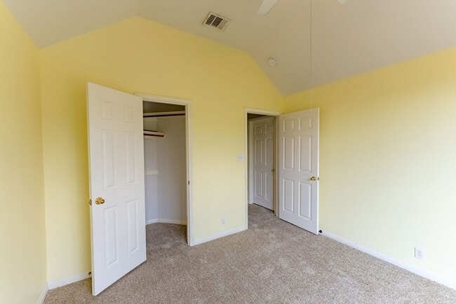 Building Photo - Spacious and stunning 4 bed 3.5 bath in Austin!!!