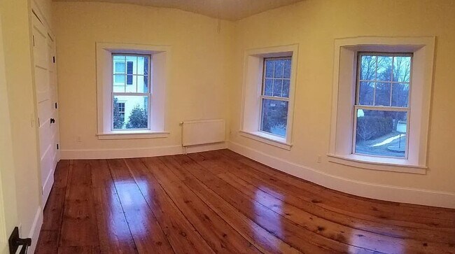 Building Photo - 14 Gray St