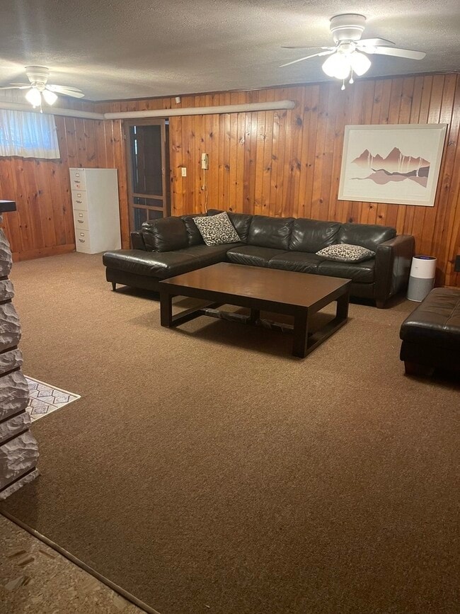 Building Photo - 12713 S 80th Ave