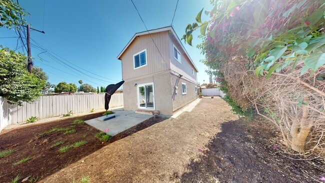 Building Photo - Cozy 3B2B located in a convenient area in Chino Hills!