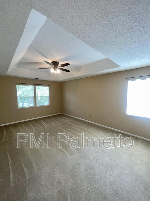 Building Photo - 116 S Mercer Dr