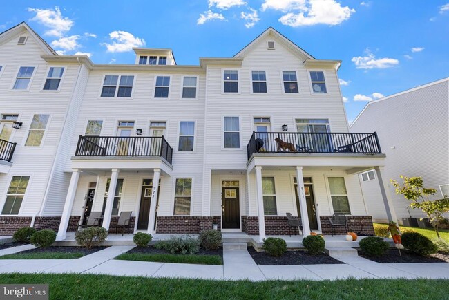 Building Photo - 973 Skylar Ct.