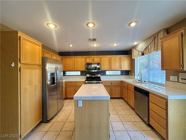 Building Photo - 2705 Sweet Willow Ln