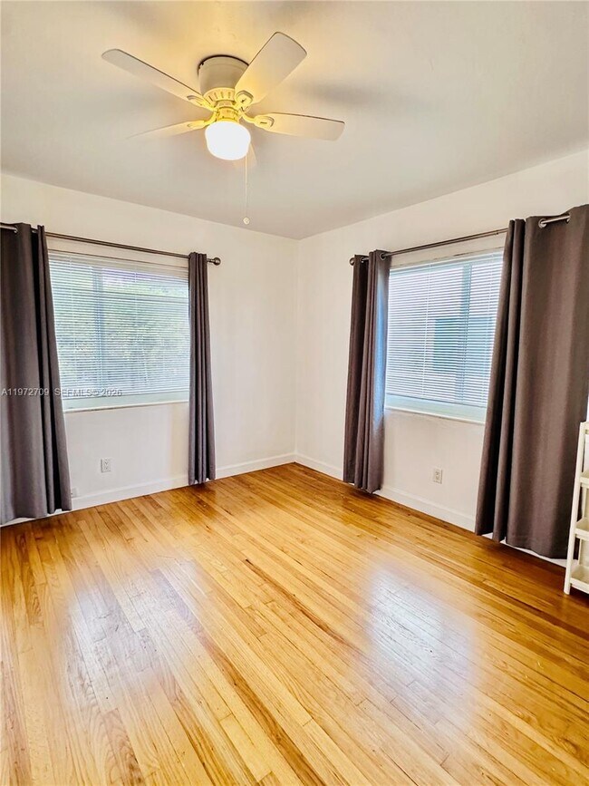 Building Photo - 1180 SW 22nd Terrace