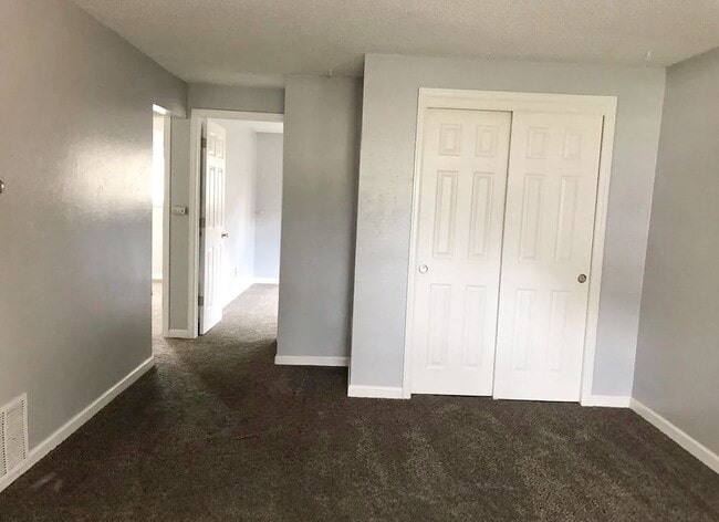 Building Photo - 4641–4639 S Acoma St – Spacious 2-Bedroom Duplex Homes in Englewood!