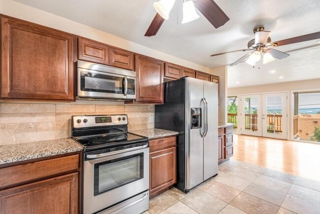 Building Photo - 703 Orion Dr