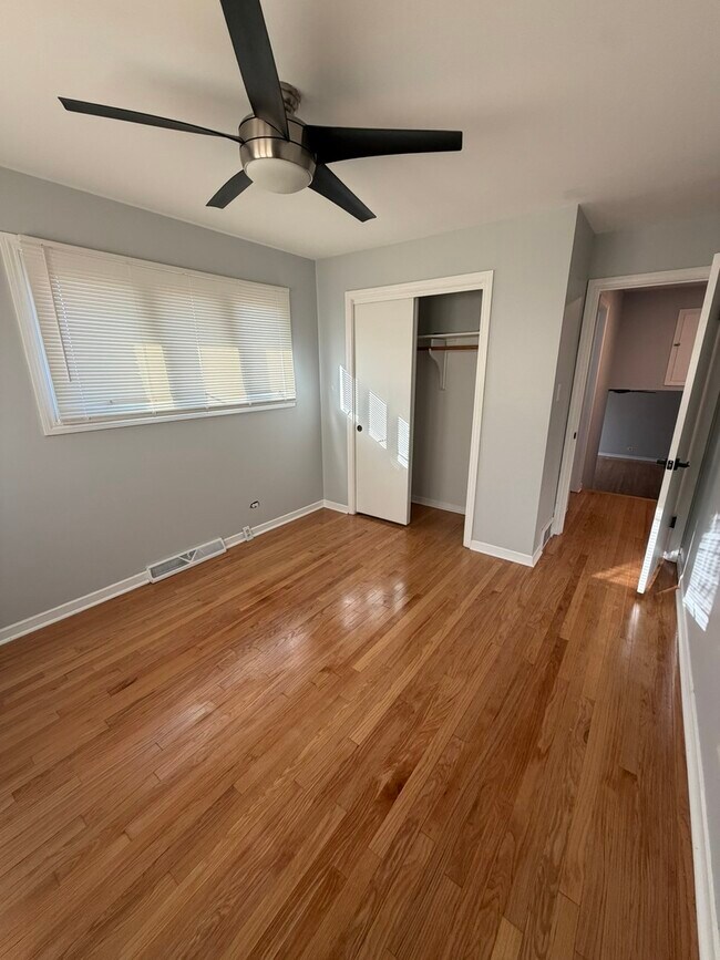 Building Photo - 8901 Octavia Ave