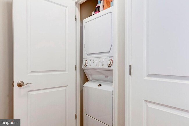 Building Photo - 11700 Old Georgetown Rd