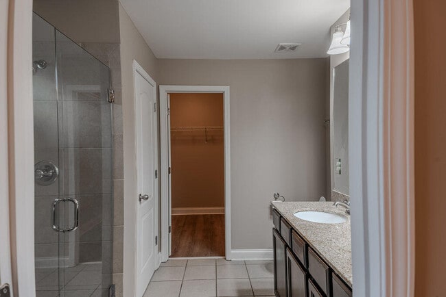 Building Photo - 884 Sugarbush Trail