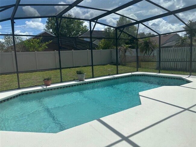 Building Photo - 4926 Alavista Dr