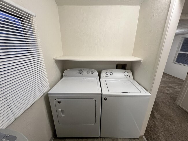 Building Photo - 100 S Davies Rd