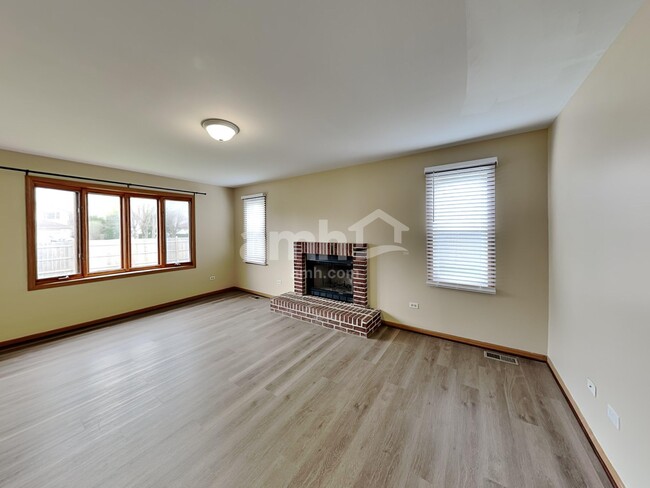Building Photo - 204 Brink Dr