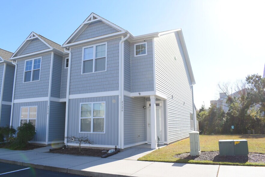 Building Photo - 4326 Eleuthera Ln