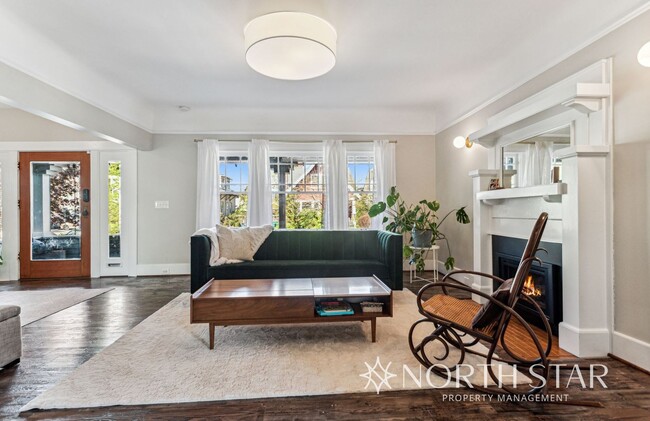 Building Photo - Beautifully Remodeled Classic Craftsman in Prime Portland Location