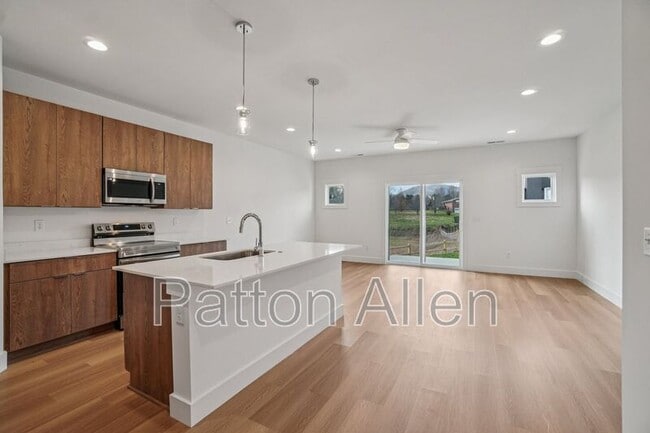 Building Photo - 7 Bolton St