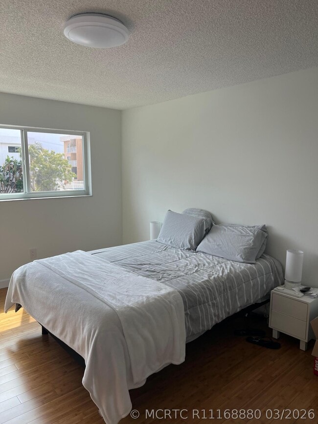 Building Photo - 3522 NE 171 St