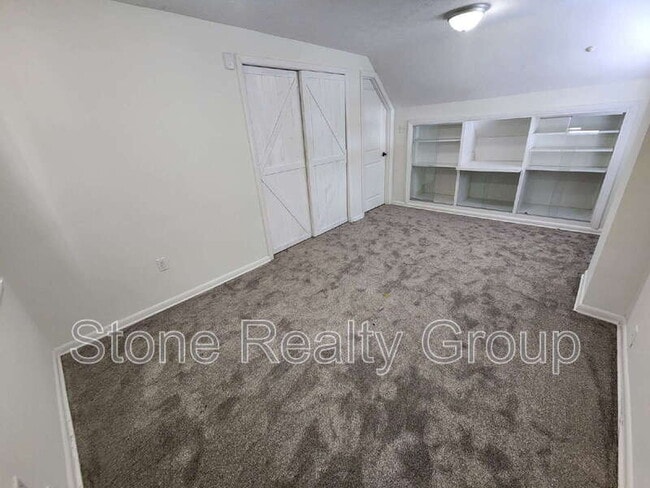 Building Photo - 44 Allendale Ln