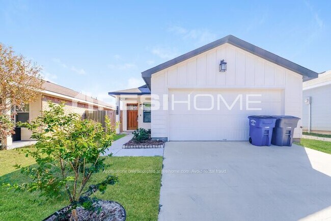 Building Photo - 9656 Valley Mills Ln