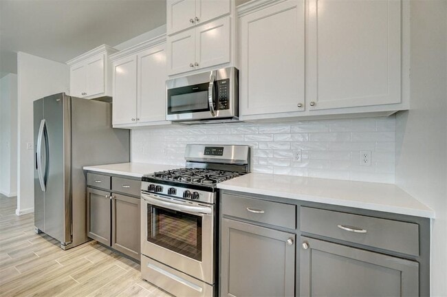 Building Photo - 528 NW 175th St