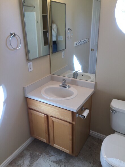 Building Photo - 1767 E Kiera Ct