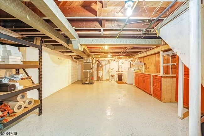 Building Photo - 425 Brook Ct