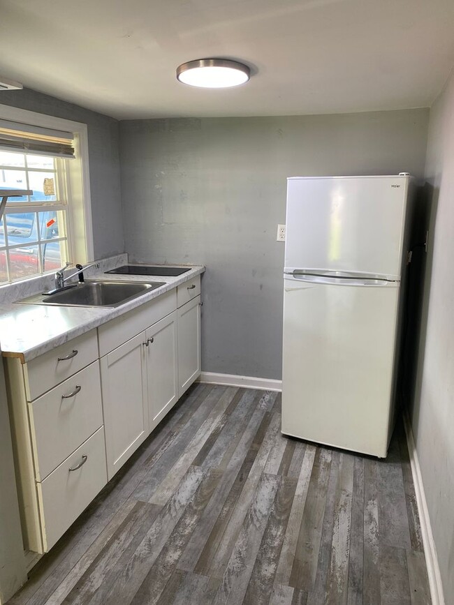 Building Photo - 1 bd in Central Columbia