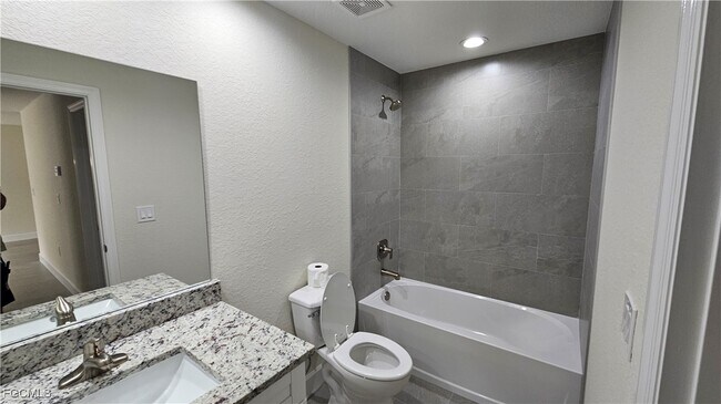 Building Photo - 1125 Copley St E