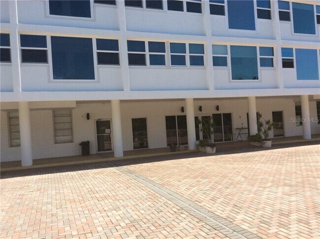 Building Photo - 33 S Gulfstream Ave
