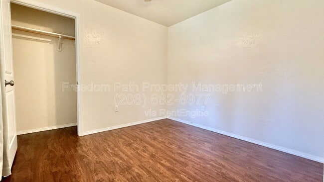 Building Photo - 302 Ashlin Ct