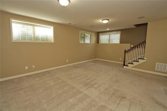 Building Photo - 7605 Lowery Oak Dr