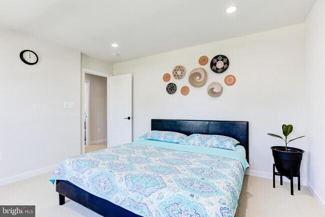 Building Photo - 41355 Tarragon Leaf Dr