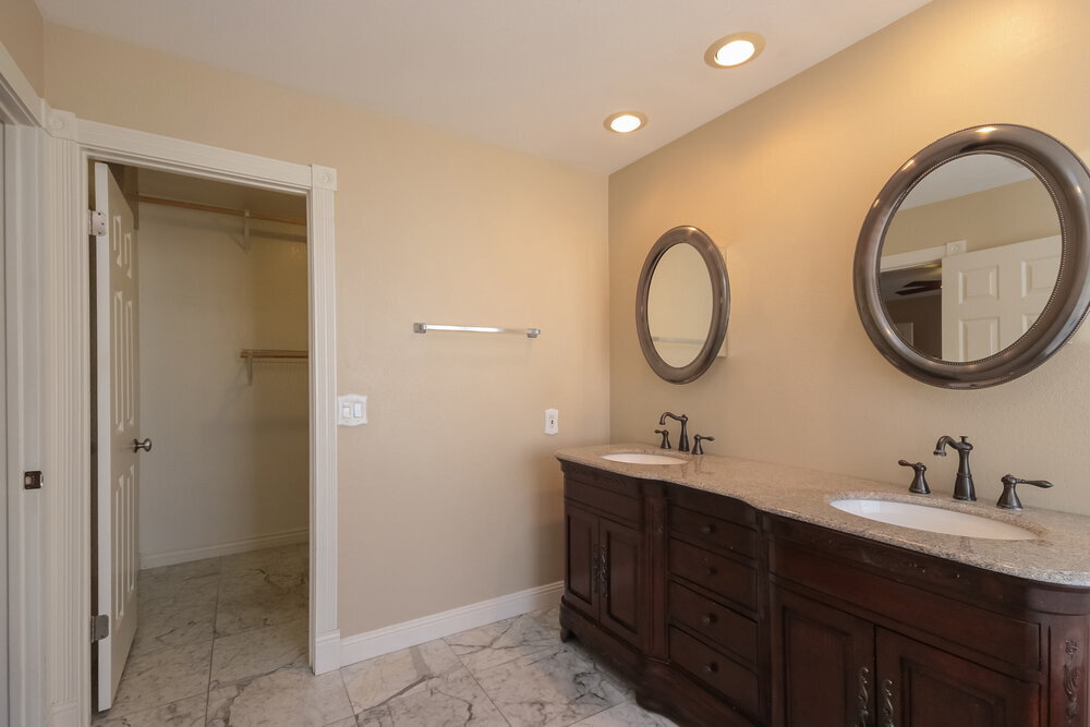 Building Photo - 1428 E Kent Ave