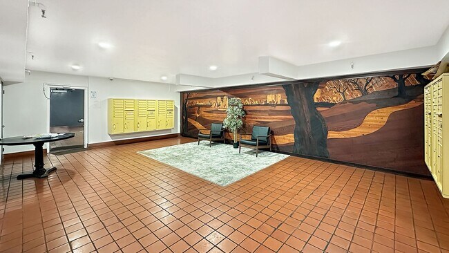 Building Photo - Large 1 bed 1 bath Nestled in Grand Lake Neighborhood