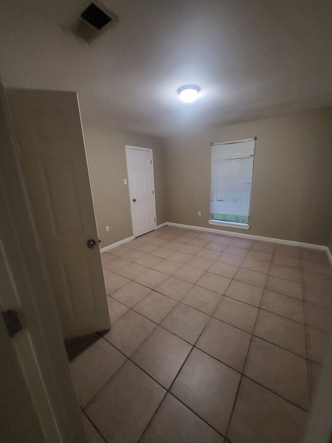 Building Photo - 10215 El Scott Ave