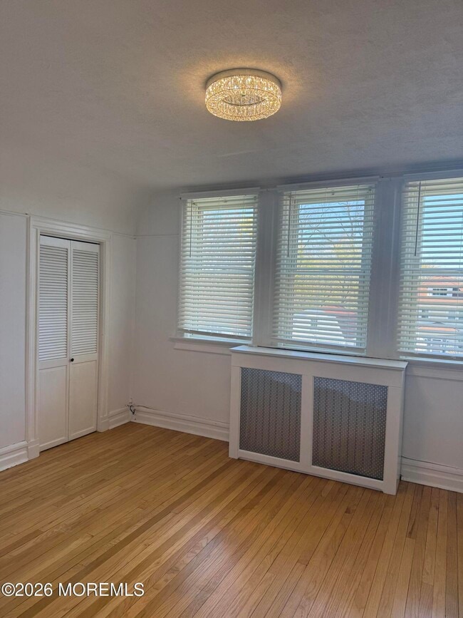 Building Photo - 84 McLaren St