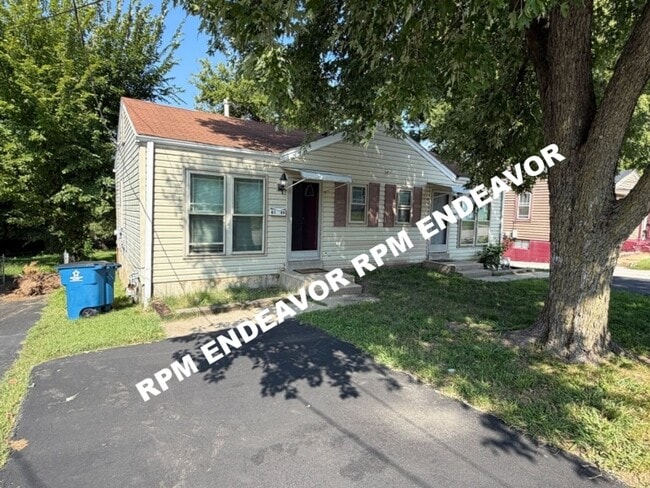 Building Photo - 6150-6150 Garfield Ave