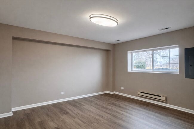 Building Photo - 14527 Patriot Square Dr E