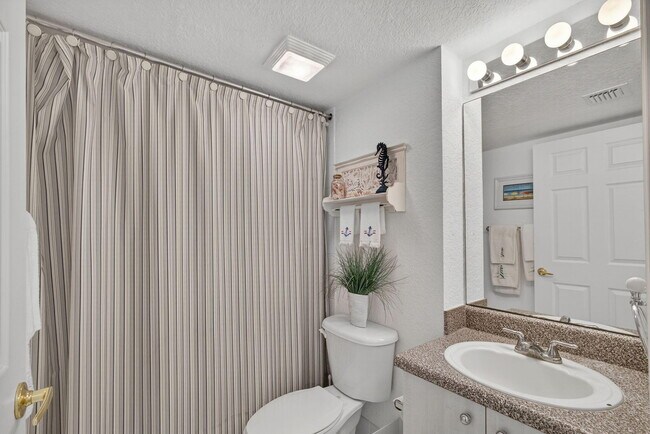 Building Photo - 1801 N Flagler Dr