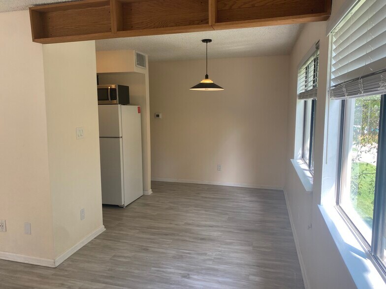 Building Photo - 1705 Heatheridge Rd