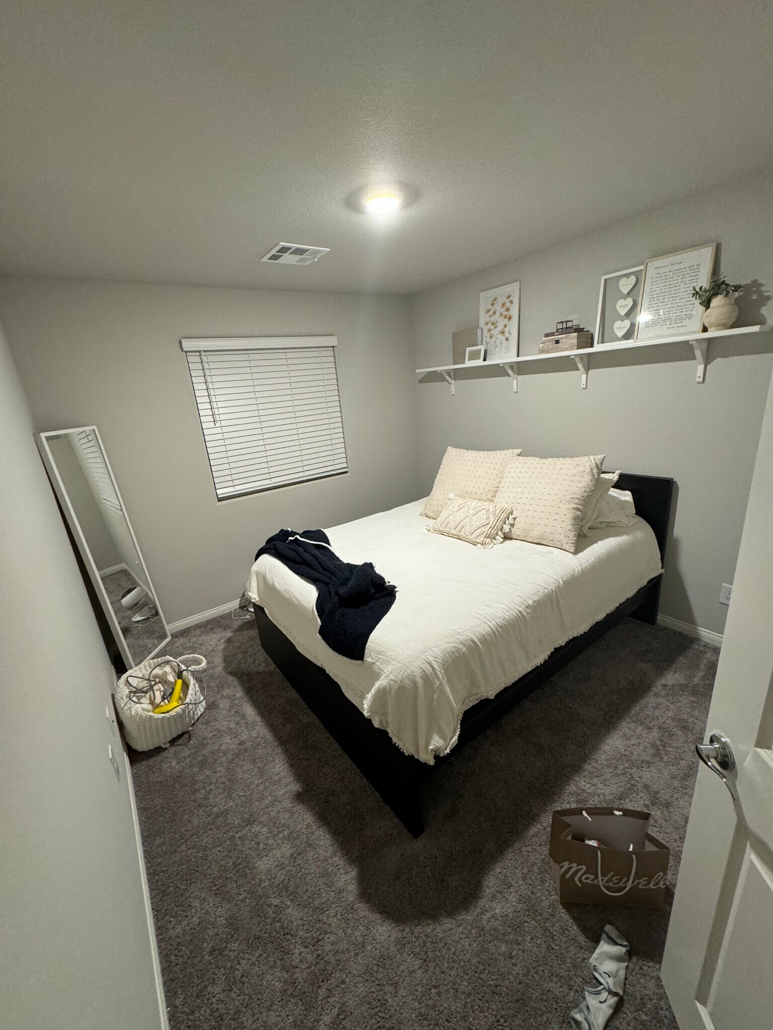 Building Photo - 10974 Cambridge Lakes Ave