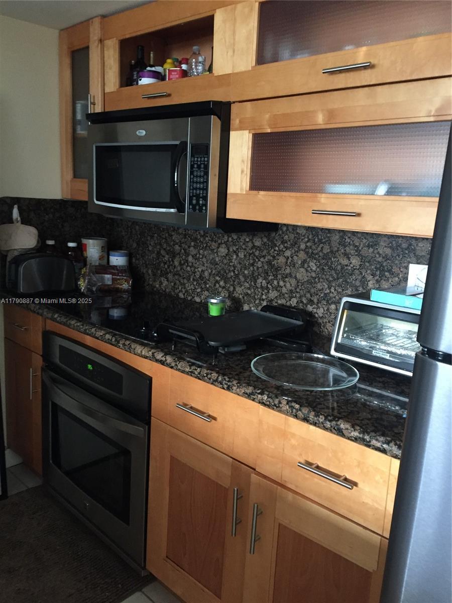 Building Photo - 540 Brickell Key Dr