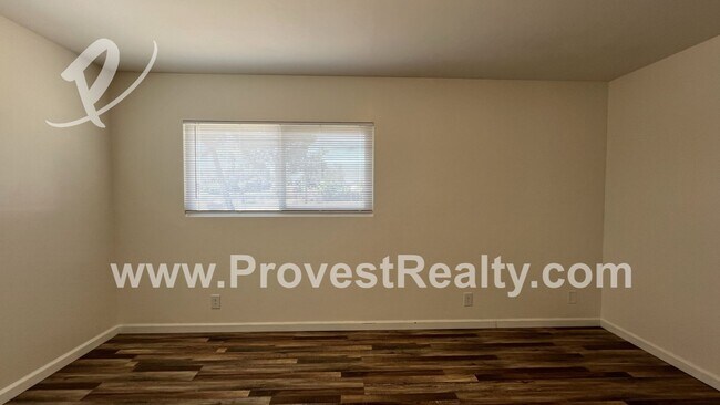 Building Photo - Nice 3 Bed, 2 Bath Home in Hesperia!!
