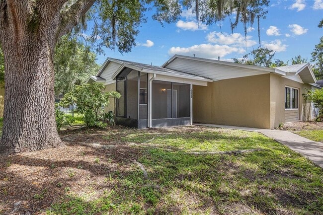 Building Photo - 611 SW 3rd St