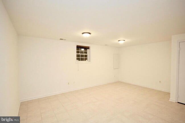 Building Photo - 14405 Black Horse Ct