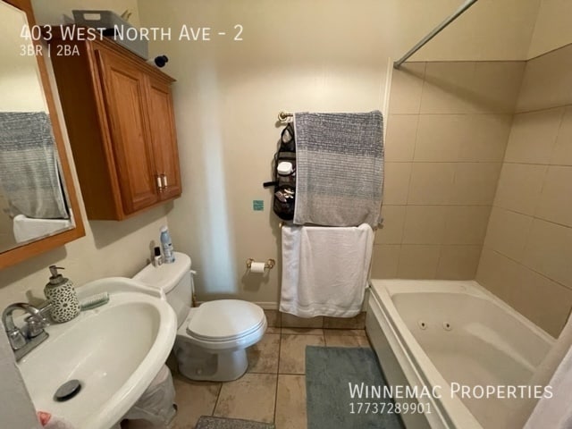 Building Photo - 403 W North Ave